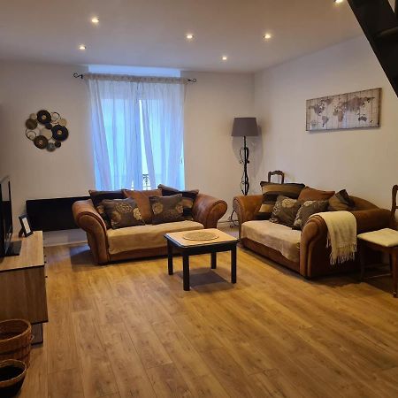 Magnifique Appartement Avec Terrasse Besseges Екстериор снимка
