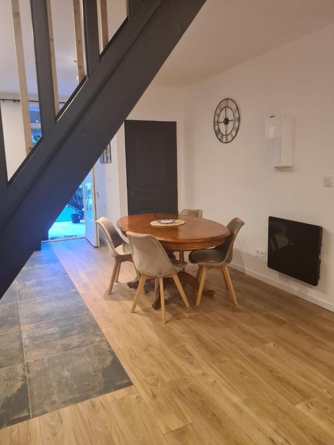 Magnifique Appartement Avec Terrasse Besseges Екстериор снимка